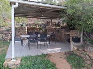 Tiled braai area